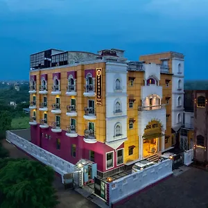 Foxoso Taj View Hotel