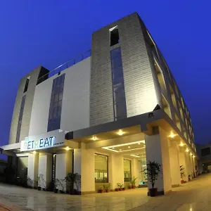 The Retreat Hotel